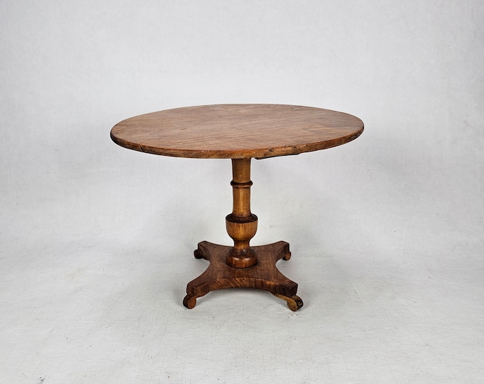 Vintage Norwegian Folk-Art Cake Stand - Hand-carved Tableware with Rustic Charm  Vintage Norwegian