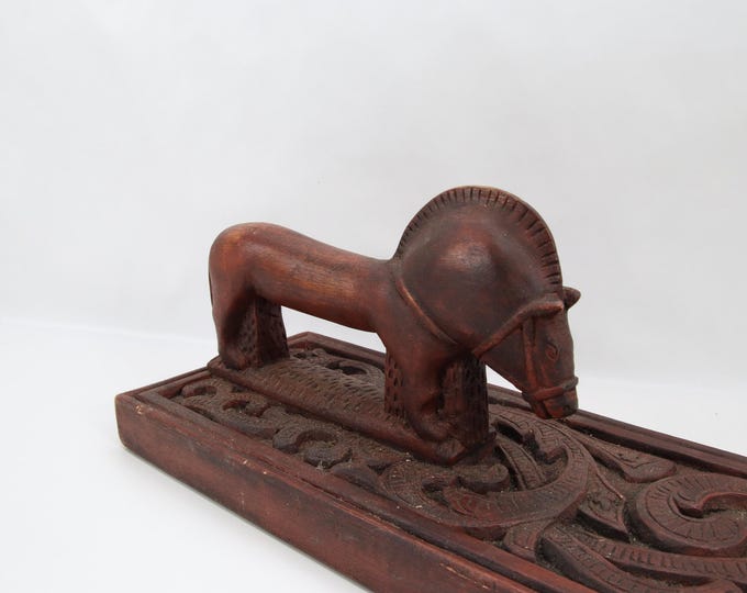 Vintage Norwegian Hand-Carved Mangel Board with Horse & Heraldic Lion | Nordic Folk Art Wall Decor | Red-Brown Painted Wood
