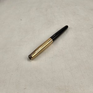 Rara penna stilografica PARKER 50 Vintage con cappuccio in oro laminato 12 carati - pennino originale in acciaio - condizioni vintage M