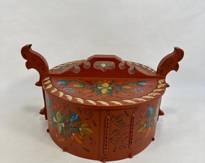 Vintage Norwegian Rose Painted Cake Tine from Telemark - 1985 Traditional Box for Festive Gatherings
