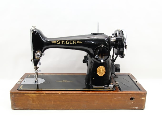 Vintage Singer Sewing Machine Model 201K | 1947–1949 Scottish Made | Knee Lever Control Electric Classic