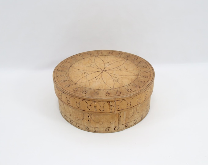 Antique Norwegian Folk Art Bentwood Tine Box | 1910s Jewelry Box with Hand-Etched Wood Burning | Traditional Pyrography Art | Scandinavian