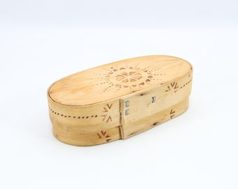 Norwegian Bentwood Tine Box 1944 – Small Oval Folk Art Keepsake Box with Burned Rosette Patterns and “Asta” Inscription