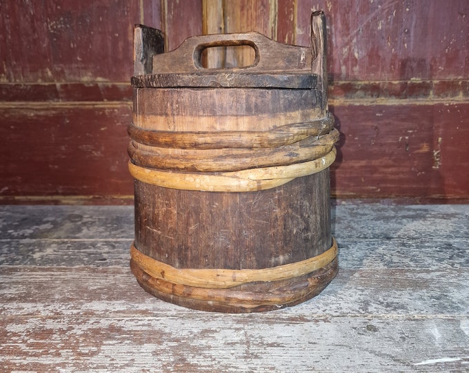Beautiful unique butter bucket, primitive and rustic antique, Norwegian folk art,Bentwood bucket,Chipcarving,Norwegian folk art,Scandinavian