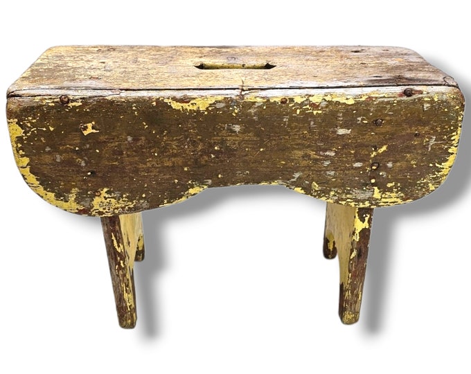 Stunning antique milking stool - Rustic and primitive - Norwegian folk art - Farm furniture