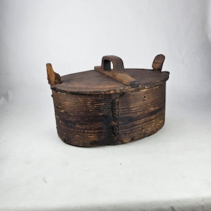 Antique natural wood  Bent Wood Tine Box - Norwegian Folk-Art Keepsake Box - 1800s storage box - Antique Norwegian folkart