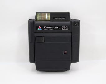 Kodamatic 950 Instant Camera | Vintage Folding Instant Film Camera with Electronic Flash | Classic 1970s German Design
