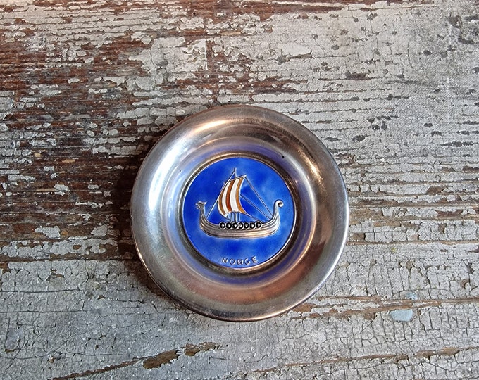 Bowl in silver and enamel with Viking ship motif in 925 silver  Collectable jewelry, Wedding gift jewelry, Vintage jewelry, Exciting silver