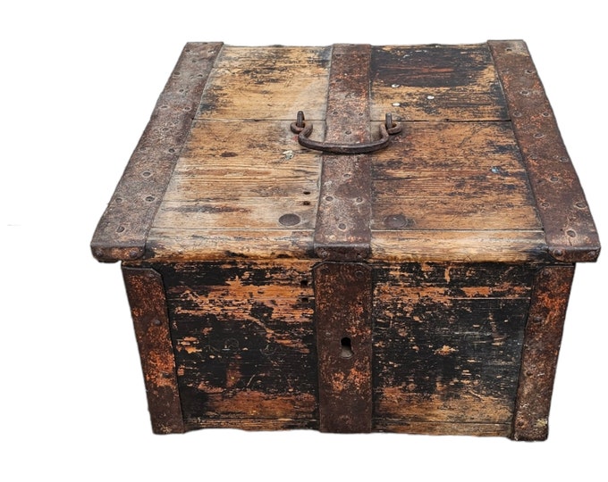 19th Century Handmade Antique Norwegian Folk Art Transport Chest with Hand-Forged Fittings - Rustic Treasure Box
