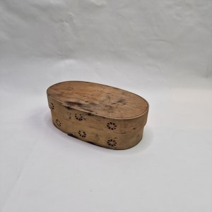Old tine box,Rustic and Primitive decor,Norwegian Folk-Art 1900s norwegian antiques,Burn decor,trinket box,jewelry box,gift box,box for her