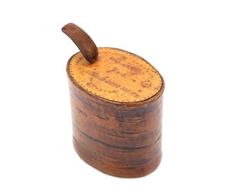 Norwegian Oval Birch Bark Tobacco Jar 1933 – Folk Art Container with Wooden Lid and Original Leather Strap Handle, Rustic Collectible