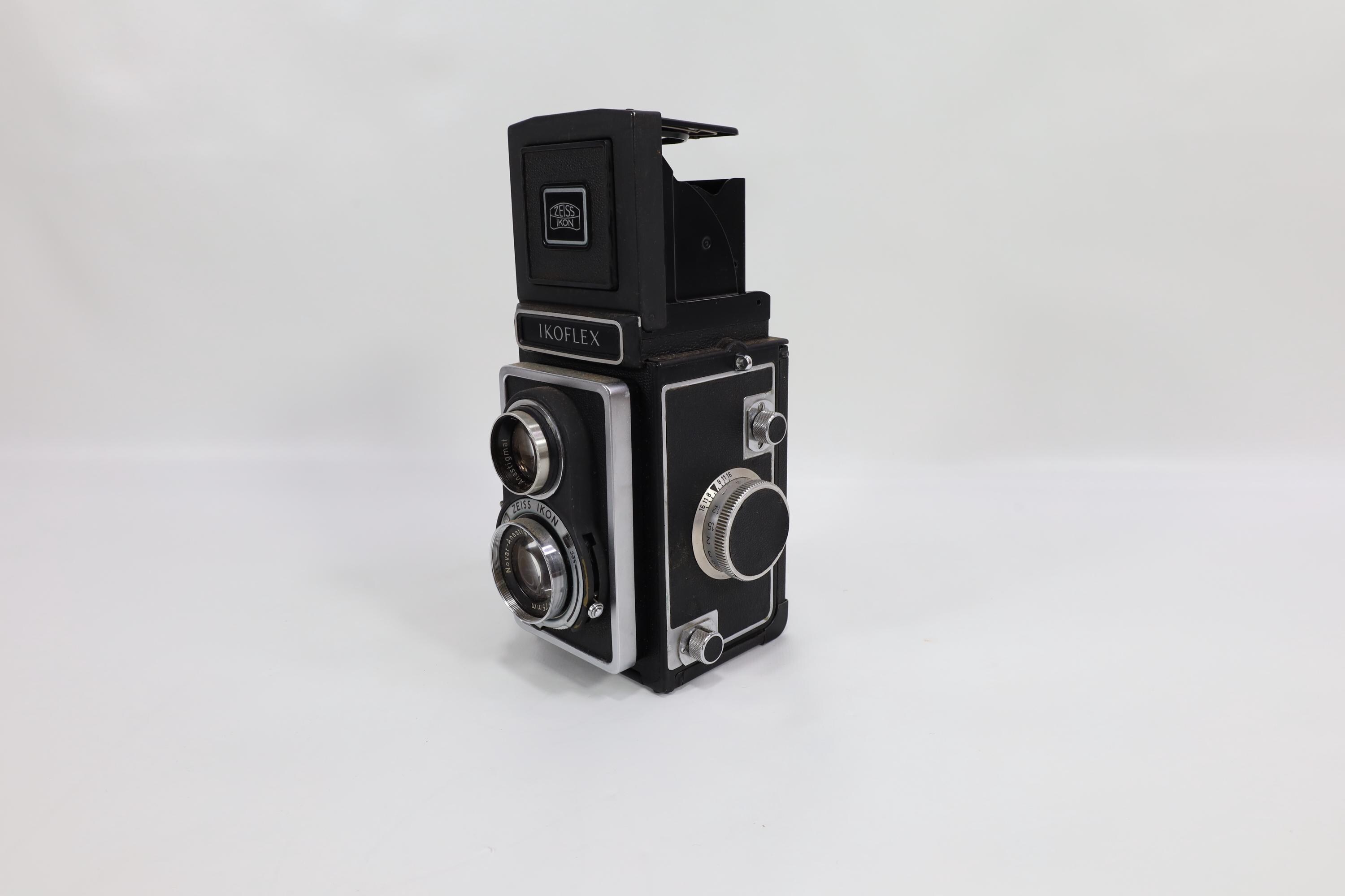 Vintage Zeiss Ikon Ikoflex Iia TLR Camera - 1950s Medium