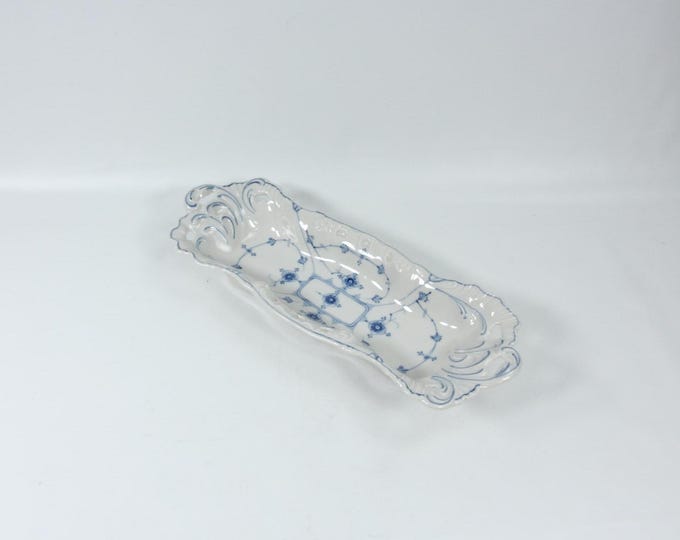 Porsgrunn Blue Straw Serving Bowl | 1913–1933 Norwegian Porcelain | Hand Painted Blue Fluted | Antique Design