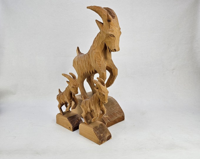 Hand carved wooden mountain goat family - Primitive hand carving - Hand made wood figure