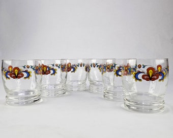 Charming Hadeland Whiskey Glass adorned with the Norwegian Farmers Rose Decoration - Vintage glas