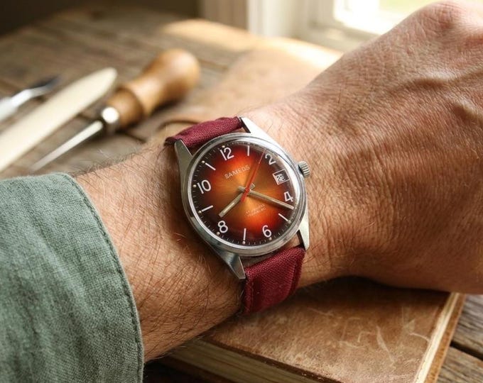 Vintage SAMEDS Mechanical Watch | 17 Jewel Incabloc Hand Winding Date Watch | Red Sunburst Dial Men's Dress Watch 1970s