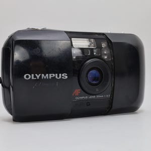 Câmera Olympus Mju I de filme 35 mm | Câmera compacta resistente às intempéries dos anos 90 | Câmera clássica Olympus "apontar e disparar" imagem 2