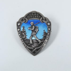 Protect your country a military Norwegian marching badge - Norwegian war memrobilia - 925 silver and enamel
