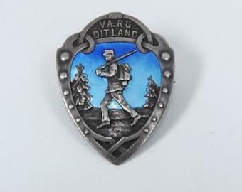 Protect your country a military Norwegian marching badge - Norwegian war memrobilia - 925 silver and enamel