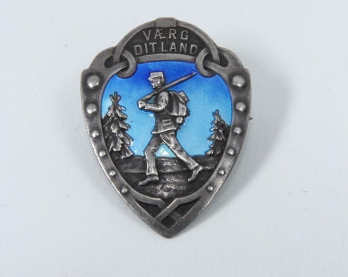 Protect your country a military Norwegian marching badge - Norwegian war memrobilia - 925 silver and enamel