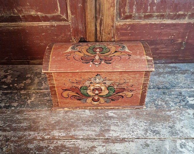 vintage retro vintage storage chest,rustic antique,Bent wood,Norwegian folk-art,table decoration,Jewelry chest,Norwegian rosemaling,gift