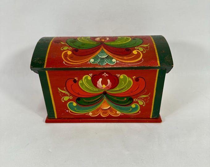 Adorable Handcrafted Wooden Jewelery Box from Gol, Norway - Ideal Nordic Gift or Collector's Piece