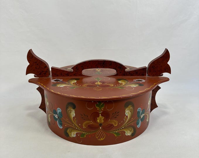 Vintage Norwegian Cake Tine from Hordaland with Rose Painting - Traditional Celebration Box
