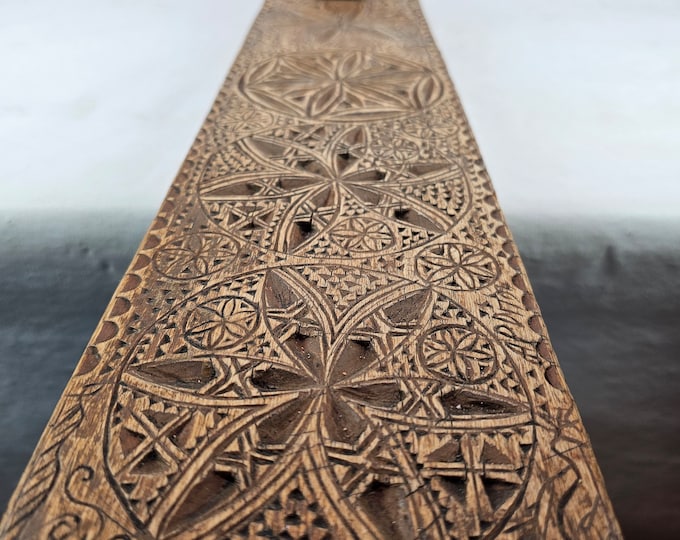 Antique 1700s Wooden Tool: Exquisite Norwegian Mangle Board - A Piece of History - Chip carving