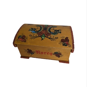 Vintage Wooden Jewelry box - Norwegian Traditional Treasure box