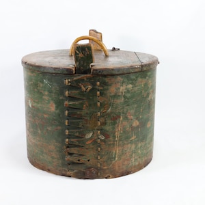 Antique Norwegian Bentwood Tine Box with Old Rose Paint Patina
