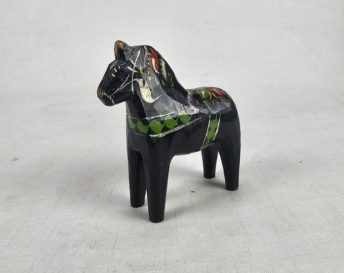 Swedish dala horse figurines - Mora horse Hand painted - wooden Vintage figurine
