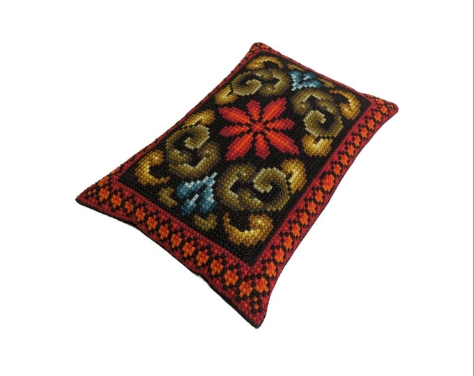 Vintage Norwegian Embroidered Pillow - Geometric pillow cushion