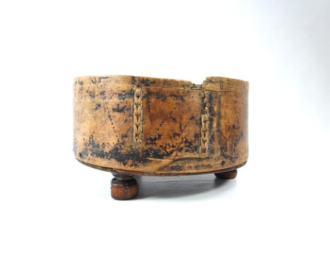 Traditional Norwegian Round Wooden Jewelry Box with Burnt Decoration