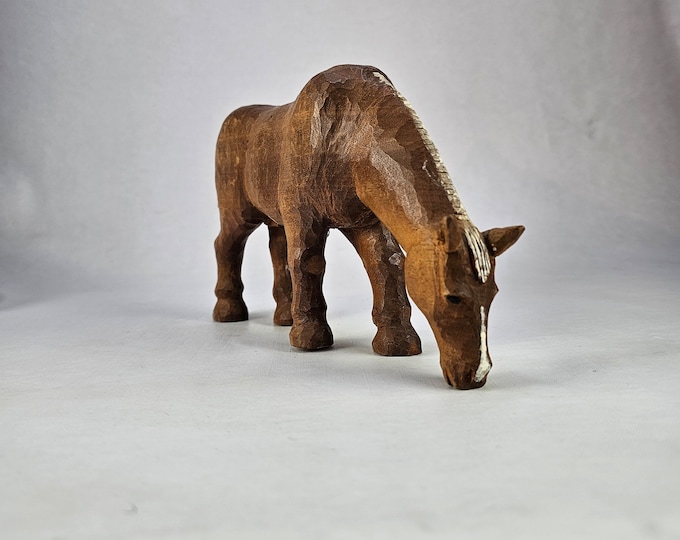 Stunning vintage horse figure - Norwegian folk art - Scandinavian carving art - Hand painted one of a kind art