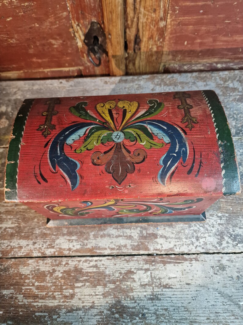 Stunning Vintage Storage Chestrustic Antique Bent Wood Etsy