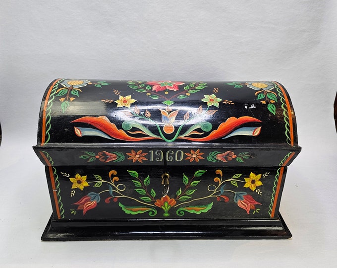 Norwegian Sewing chest with rosepaint - chest for storing you sewing equipment