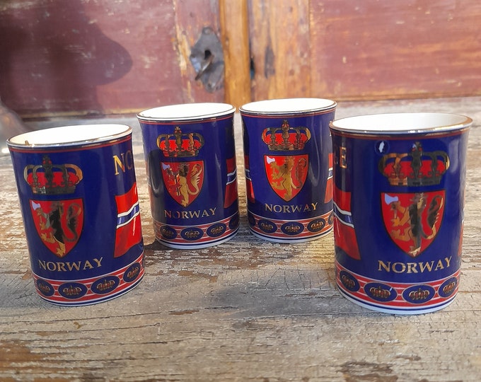 Set of 4 cups with the Norwegian flag, Norwegian porcelain, Norwegian suvenir, Norwegian collectibles, Scandinavian mcm.