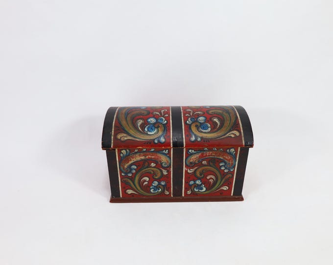 Unique Rose Painted Decorative Box from 1920s - Perfect Gift for Collectors