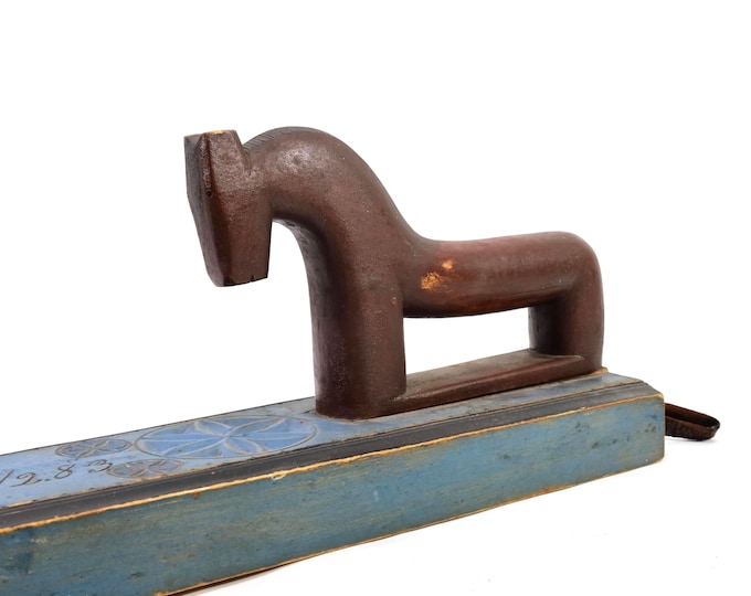 Norwegian Antique Mangleboard 1883 – Hand Carved Horse Handle, Painted Folk Art Wood, Rustic Telemark Scandinavian Wall Collectible