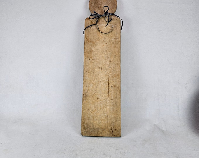 Timeless Charm: Authentic Vintage Norwegian Breadboard - Hand Carved Folk Art - Rustic Decor for a Touch of Nostalgia