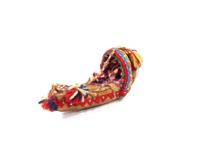 Sami doll cradle - Sami art works Gietkka doll cradle - Sami embroidery - Vintage Sami children's play