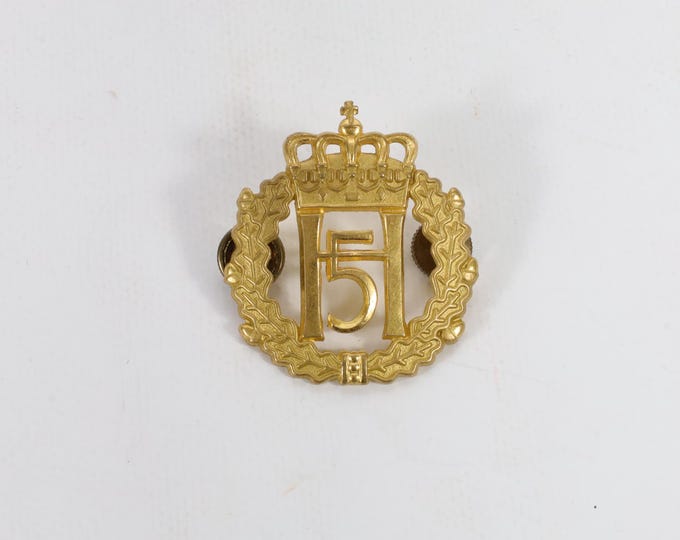 Vintage Norwegian Defence Forces Beret Badge for King Harald V - 1970s Military Memorabilia