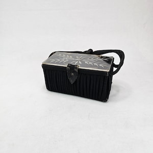 Charmante 1920s - 1940s Vintage Handtasche mit geblümten Deckel - Perfekt für Partys und Events