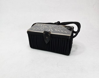 Charming 1920s-1940s Vintage Handbag with Floral Lid - Perfect for Parties and Events