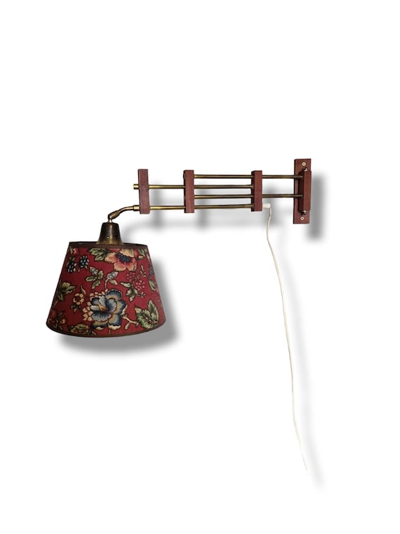Fantastic 1950s Norwegian designed teak wall lamp,Wall scone lamp,Interior lamp,Flower lamp shade,Scandinavian design,Rare design lamp