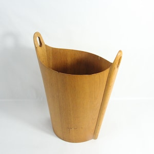 Sammlerstück: 1950er Jahre Seltener Eichen Holz Mülleimer von P.S Heggen | Norwegische Designschätze