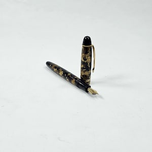 Exquisite Parker 35 Tiger Pattern Fountain Pen, 14Kt Gold Nib, American &#39;50s pen