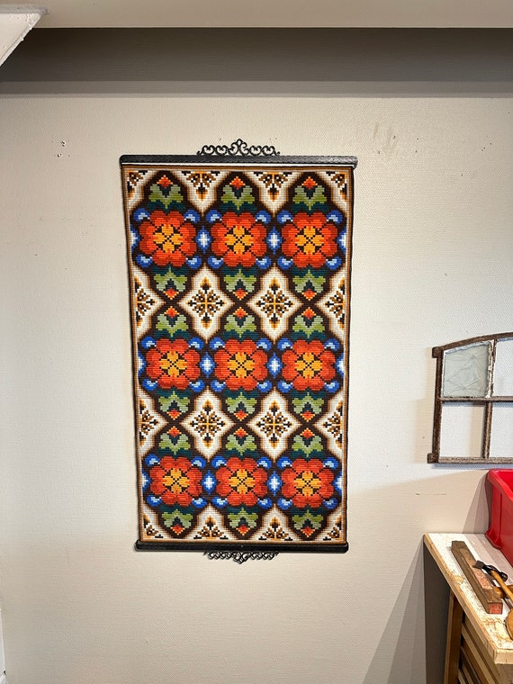 Grande Tapisserie Murale Brodée Norvégienne – Laine 100% – Scandinave Vintage