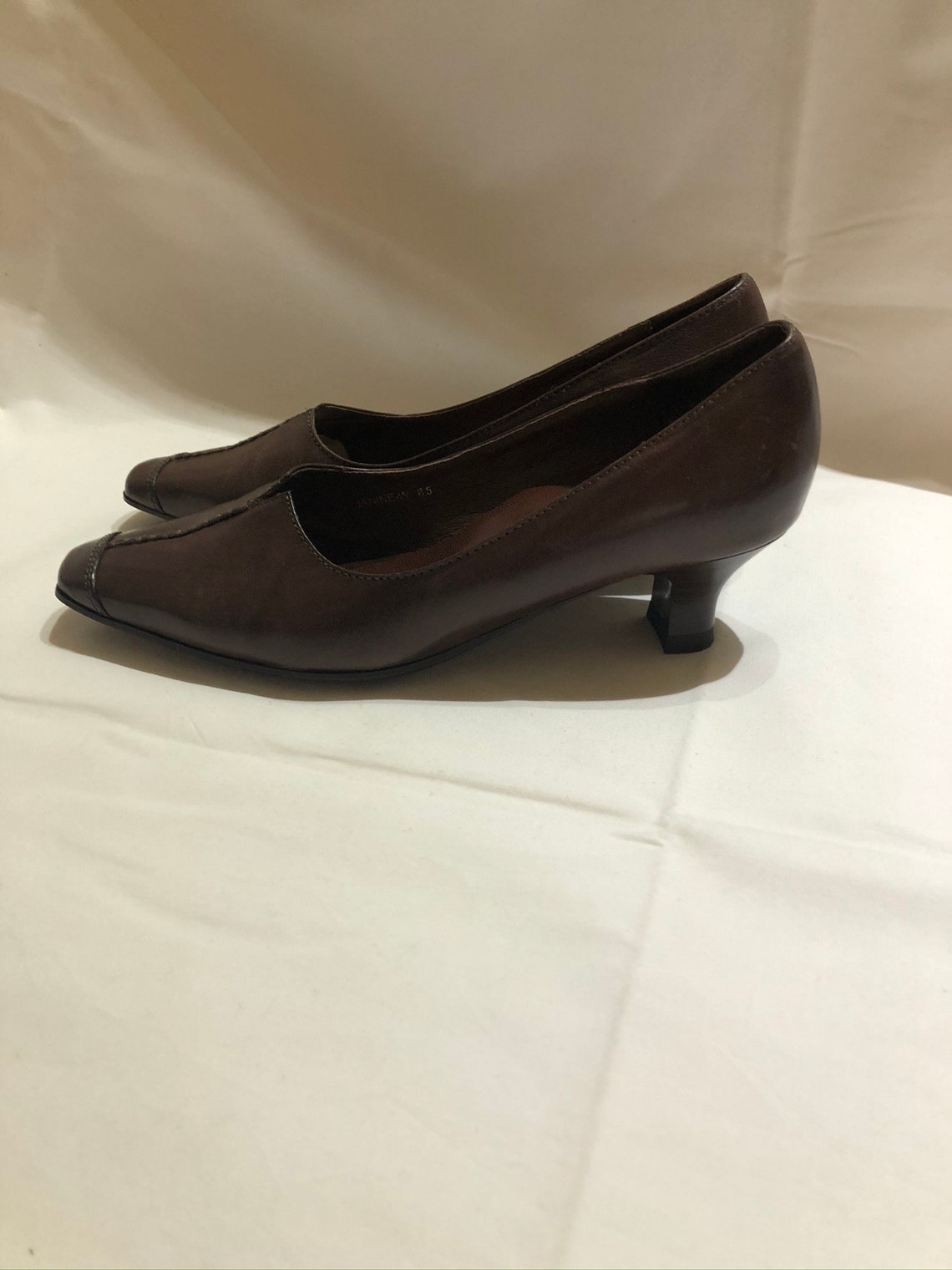 vintage style pumps