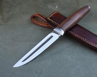 Bushcraft Hunting Knife - Carbon Steel Blade, Wood Handle
